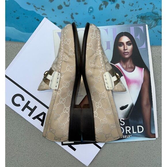 GUCCI Women's Tan Monogram GG Logo Canvas Horsebit Loafers Size 7 - Picture 9 of 13